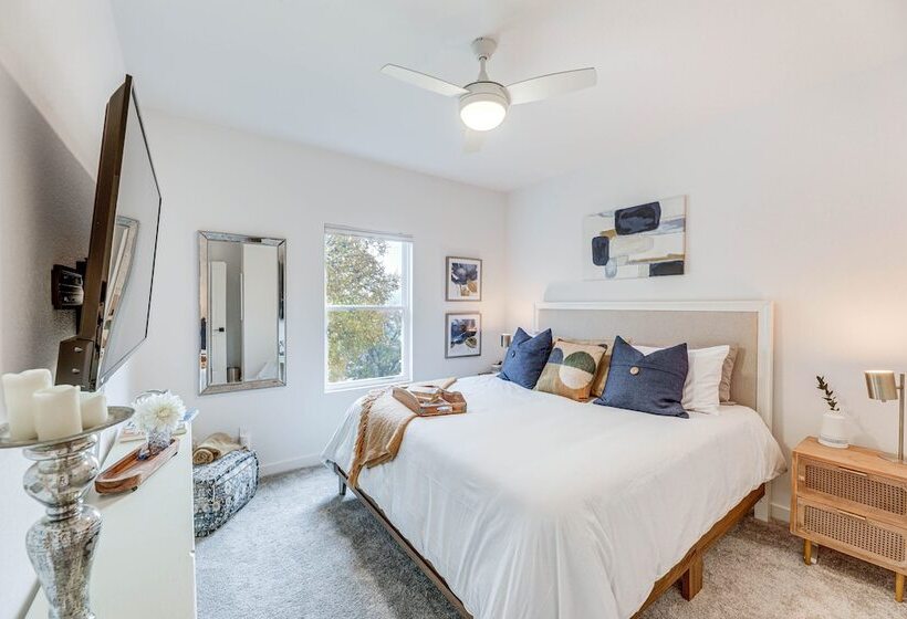 Pet Friendly Lake Lbj Retreat W/ Deck & Hot Tub!