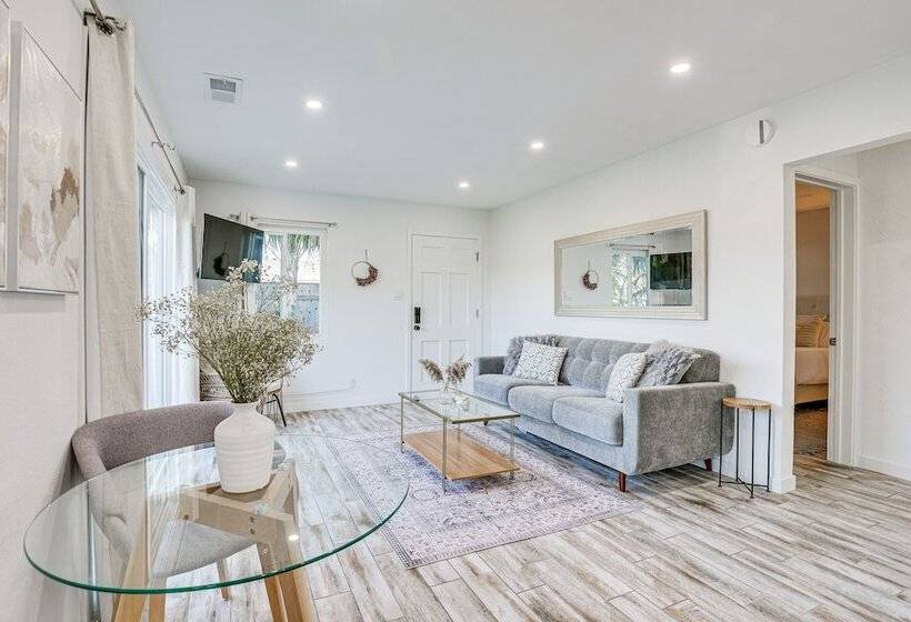 Pet Friendly Oceanside Gem W/ Patio, Walk To Beach