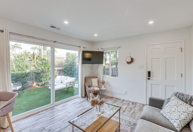 Pet Friendly Oceanside Gem W/ Patio, Walk To Beach