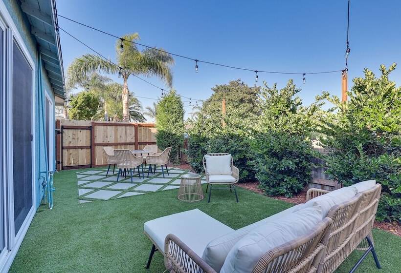 Pet Friendly Oceanside Gem W/ Patio, Walk To Beach