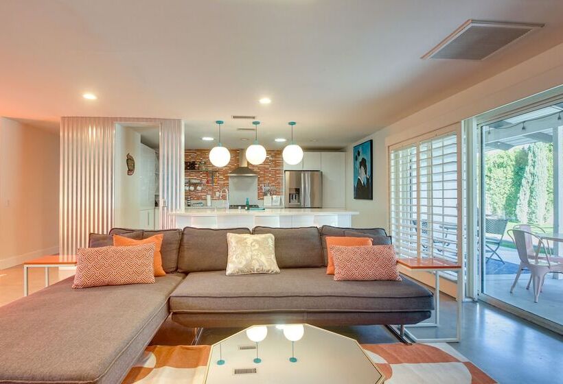 Pet Friendly Palm Springs Oasis W/ Private Pool!