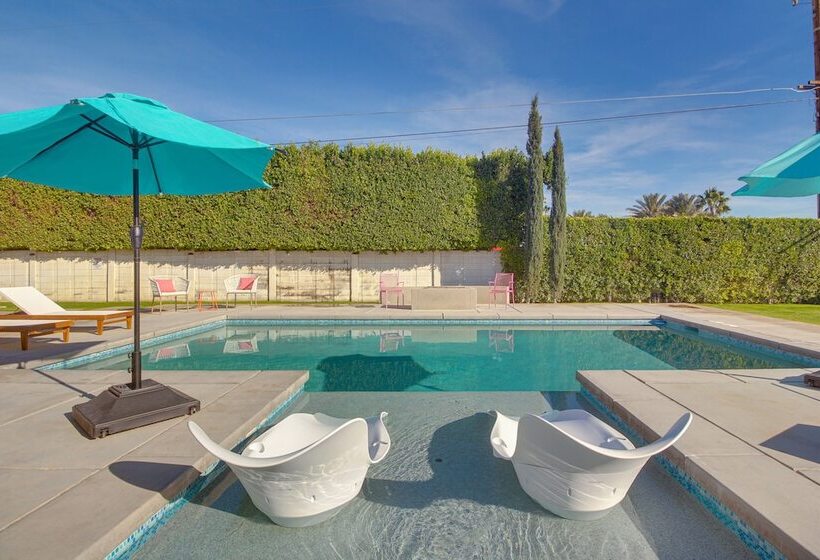 Pet Friendly Palm Springs Oasis W/ Private Pool!