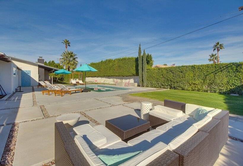 Pet Friendly Palm Springs Oasis W/ Private Pool!