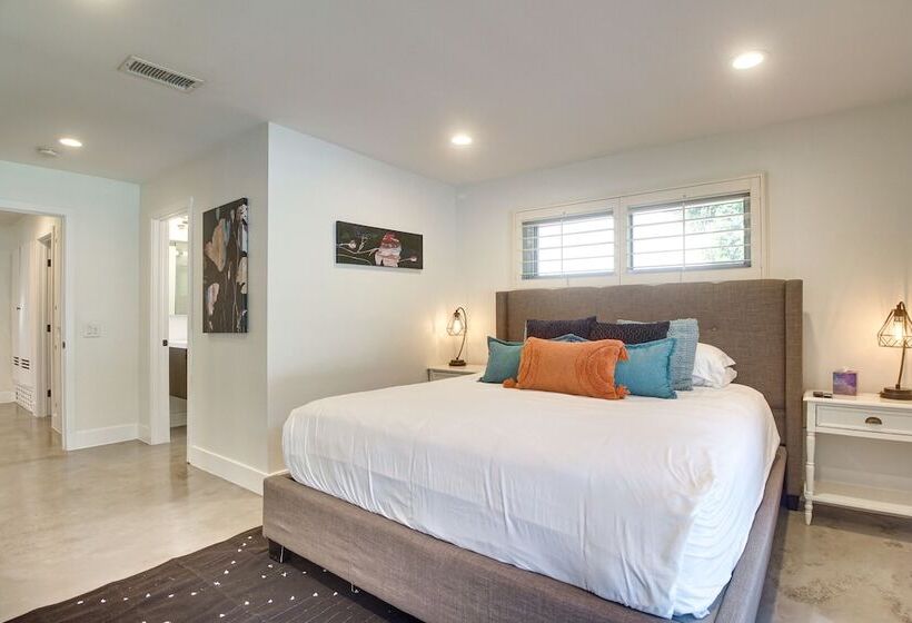 Pet Friendly Palm Springs Oasis W/ Private Pool!