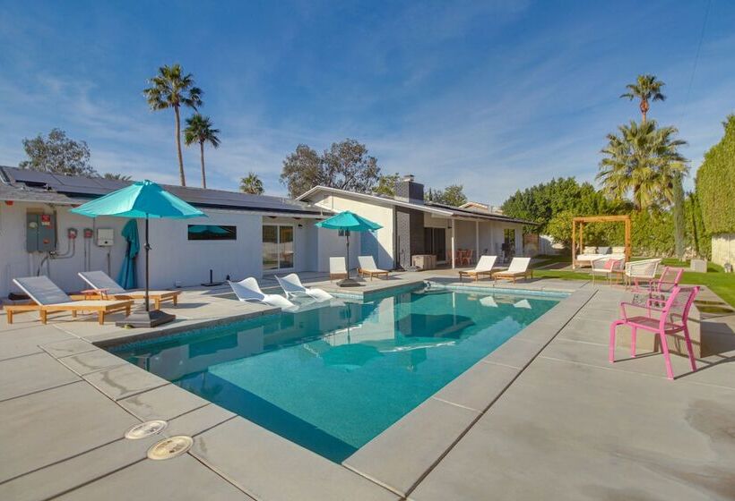 Pet Friendly Palm Springs Oasis W/ Private Pool!