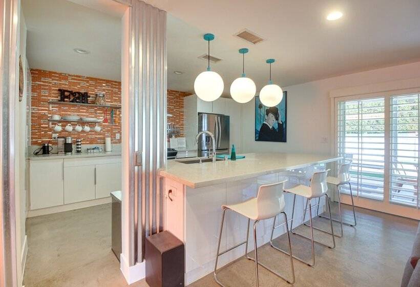 Pet Friendly Palm Springs Oasis W/ Private Pool!