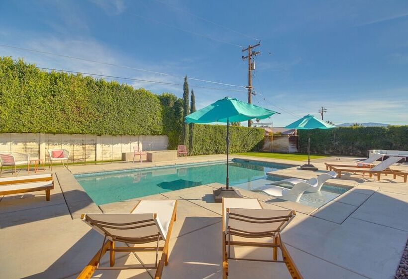 Pet Friendly Palm Springs Oasis W/ Private Pool!