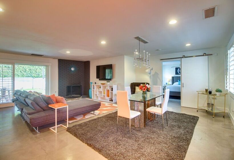 Pet Friendly Palm Springs Oasis W/ Private Pool!