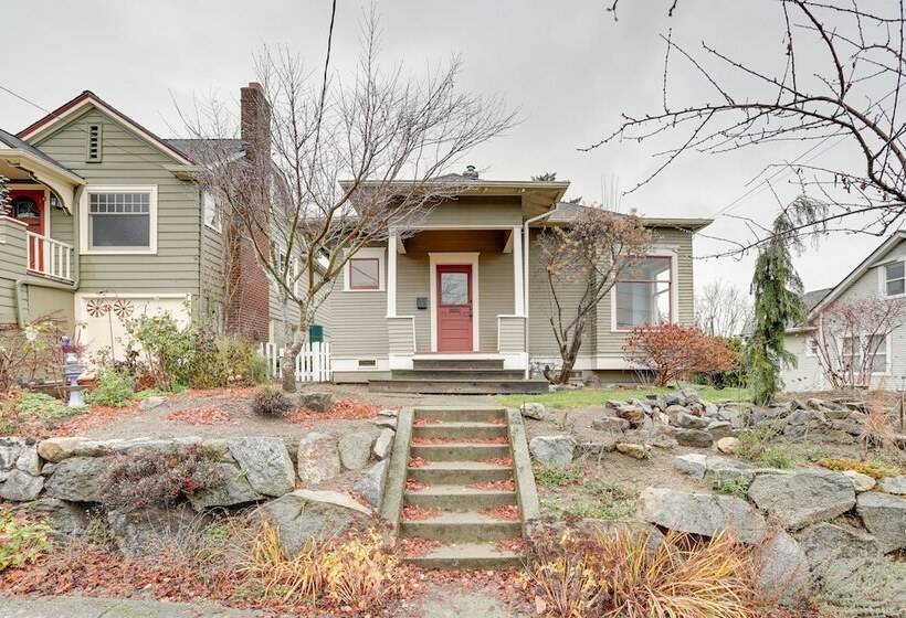Pet Friendly Seattle Home ~ 6 Mi To Downtown!