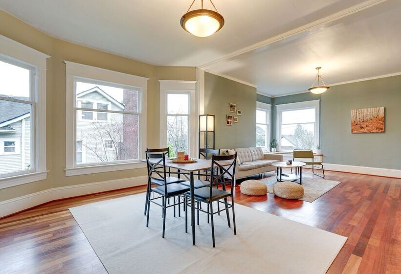 Pet Friendly Seattle Home ~ 6 Mi To Downtown!