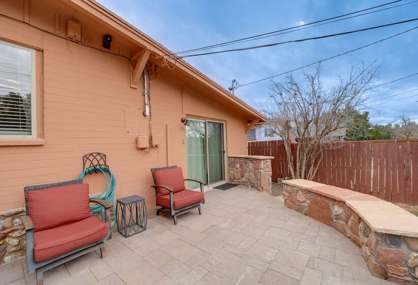 Pet Friendly Sedona Home: Hot Tub, Walk To Trails!