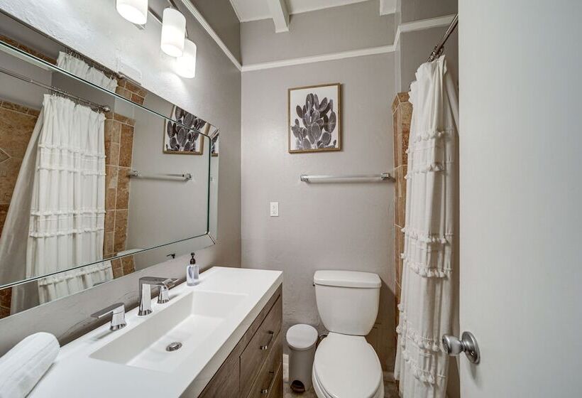 Pet Friendly Sedona Home: Hot Tub, Walk To Trails!