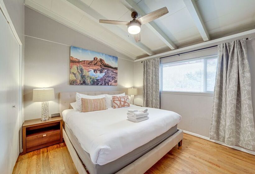 Pet Friendly Sedona Home: Hot Tub, Walk To Trails!