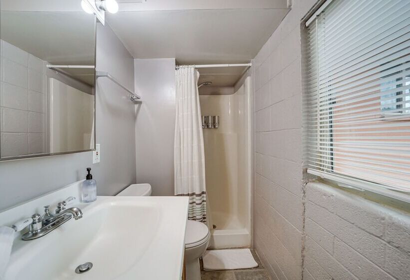 Pet Friendly Sedona Home: Hot Tub, Walk To Trails!