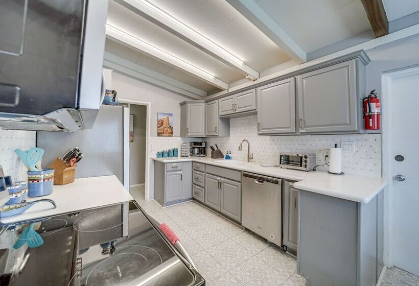 Pet Friendly Sedona Home: Hot Tub, Walk To Trails!