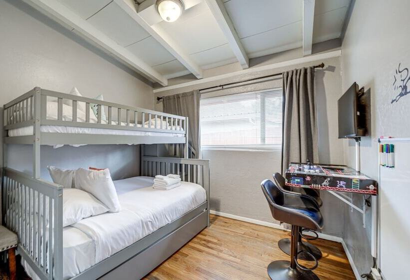 Pet Friendly Sedona Home: Hot Tub, Walk To Trails!