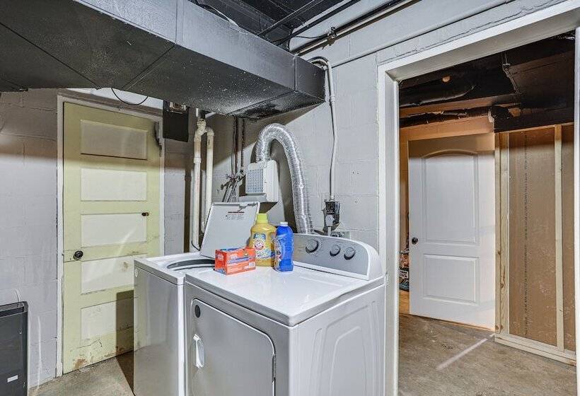 Pet Friendly Shelbyville Home W/ Fire Pit!