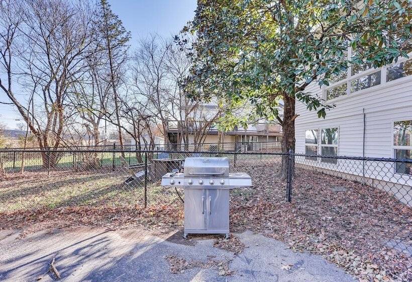 Pet Friendly Shelbyville Home W/ Fire Pit!