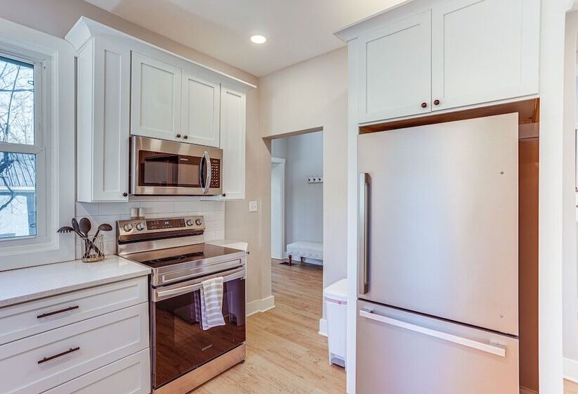 Pet Friendly Shelbyville Home W/ Fire Pit!