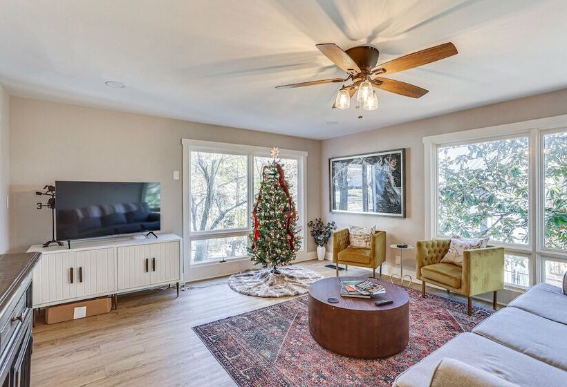 Pet Friendly Shelbyville Home W/ Fire Pit!