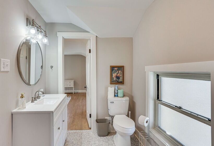 Pet Friendly Shelbyville Home W/ Fire Pit!