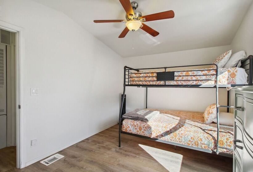 Pet Friendly Show Low Home With Large Backyard!