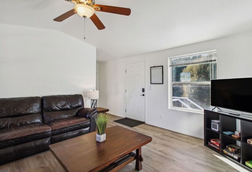 Pet Friendly Show Low Home With Large Backyard!