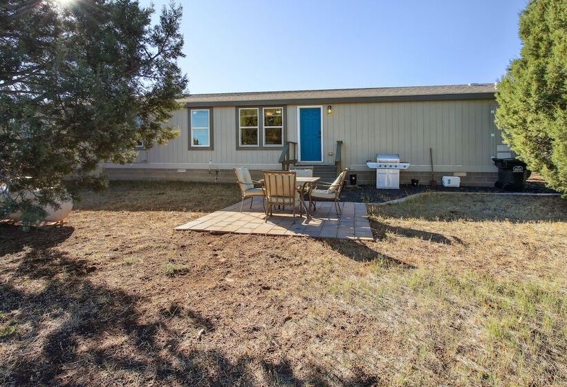 Pet Friendly Show Low Home With Large Backyard!