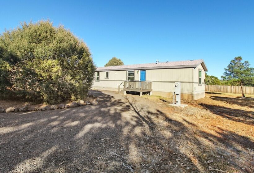 Pet Friendly Show Low Home With Large Backyard!