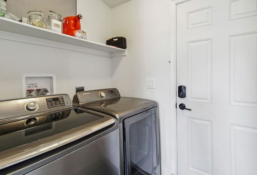 Pet Friendly Show Low Home With Large Backyard!