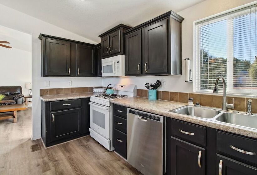 Pet Friendly Show Low Home With Large Backyard!