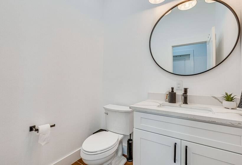 Pet Friendly Spicewood Home W/ Deck + Gas Grill!