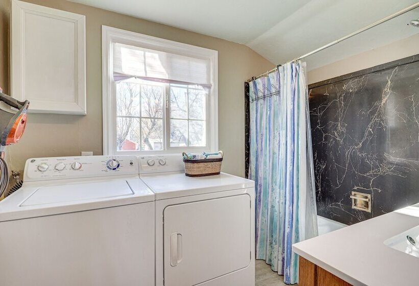 Pet Friendly Utah Abode W/ Patio, Fire Pit & Yard!