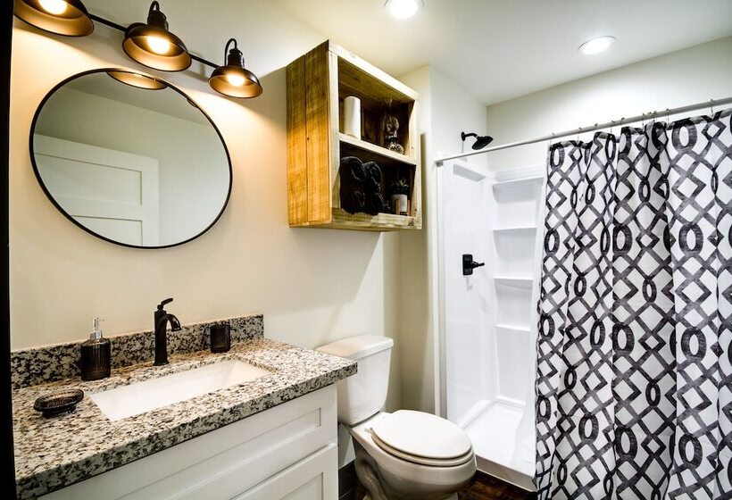 Picayune Home W/ Porch   Near Bogue Chitto Refuge!