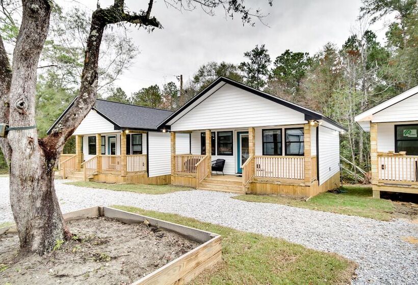 Picayune Home W/ Porch   Near Bogue Chitto Refuge!