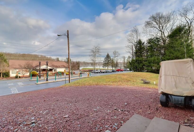 Poconos Retreat W/ Lake & Mountain Views!