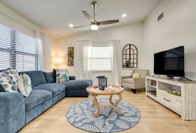 Port Richey Home W/ Pool, Near Beach Park!