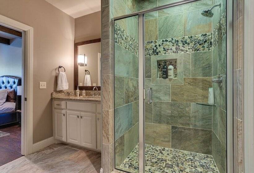 Pottsboro Group Getaway: Close To Lake Texoma!