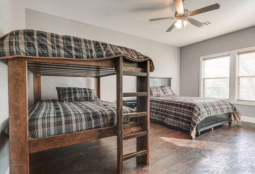 Pottsboro Group Getaway: Close To Lake Texoma!