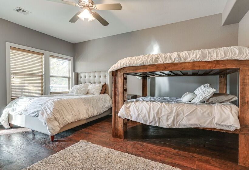 Pottsboro Group Getaway: Close To Lake Texoma!