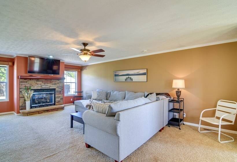 Quiet Albany Retreat Near Dale Hollow Lake!