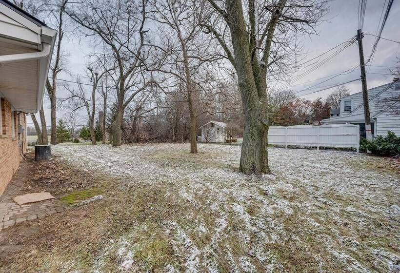 Quiet Ann Arbor Home 2 Mi To Michigan Stadium!