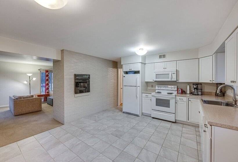 Quiet Ann Arbor Home 2 Mi To Michigan Stadium!