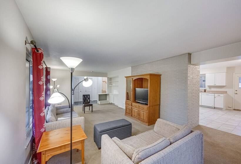 Quiet Ann Arbor Home 2 Mi To Michigan Stadium!