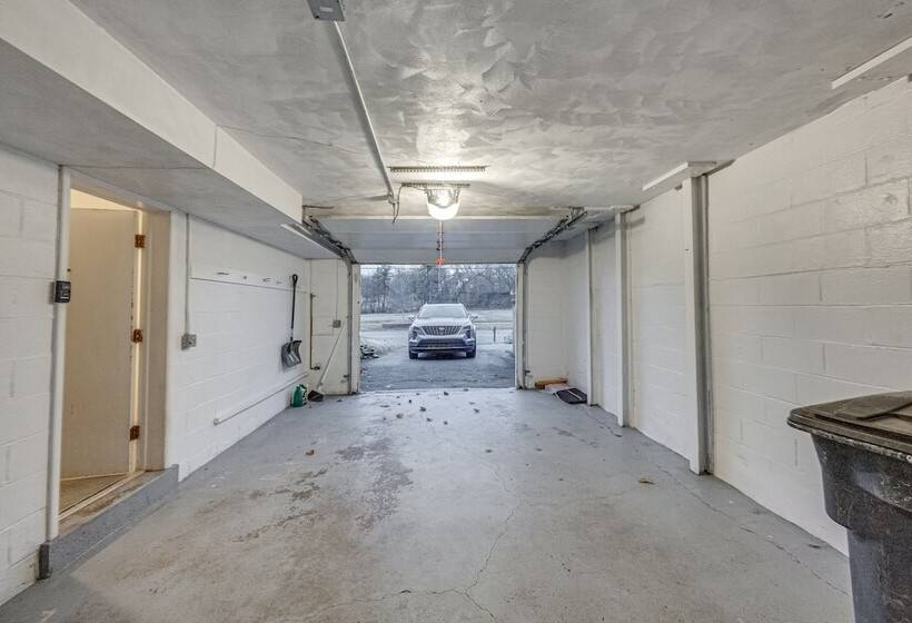 Quiet Ann Arbor Home 2 Mi To Michigan Stadium!