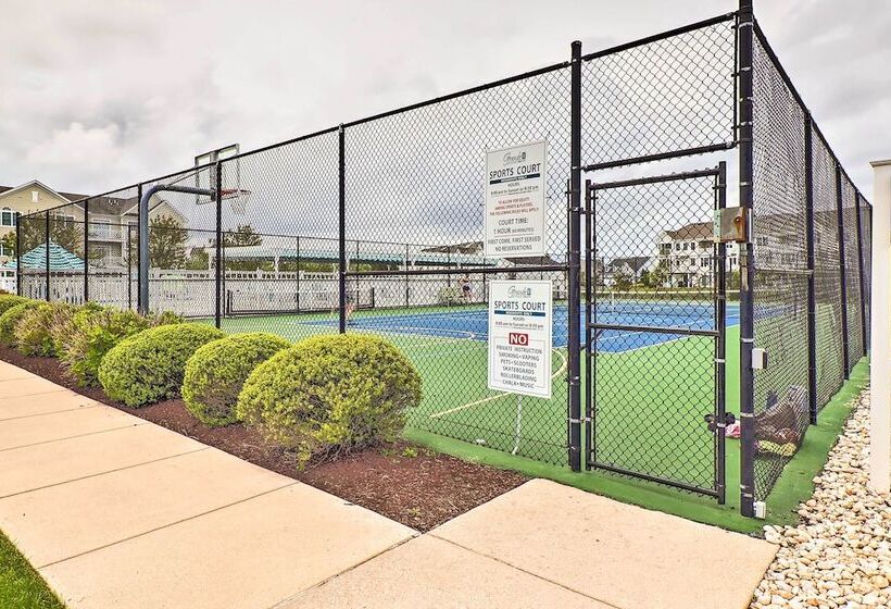 Family Friendly Rehoboth Beach Home W/ Hot Tub