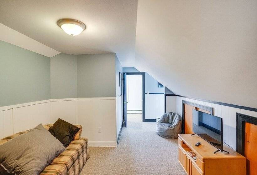 Renovated Chatham Home ~ Half Mi To Downtown!