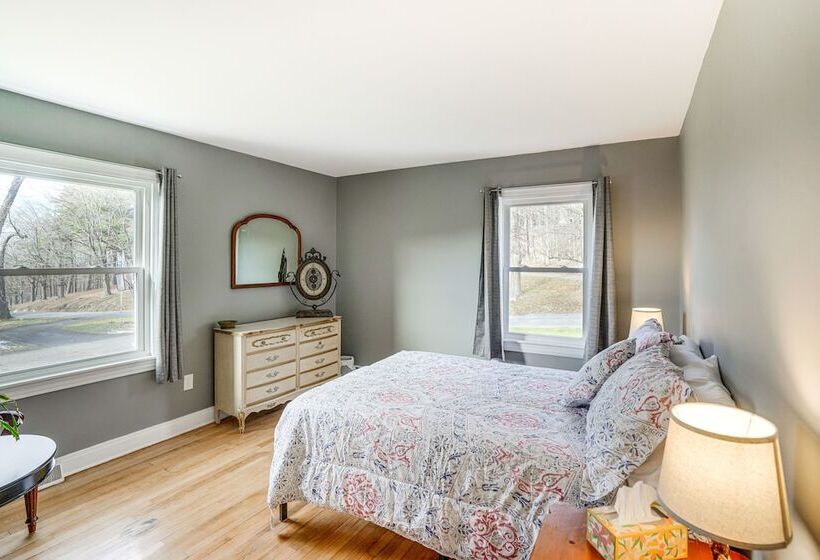 Renovated Chatham Home ~ Half Mi To Downtown!