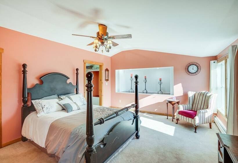 Renovated Chatham Home ~ Half Mi To Downtown!