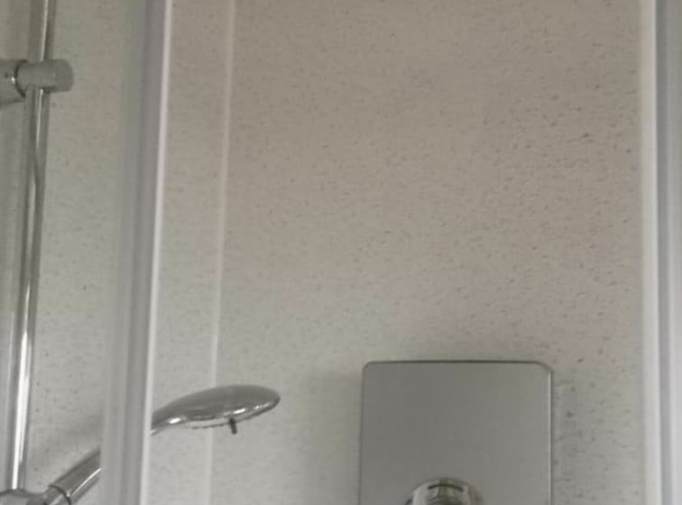 住所  Self Contained 2 Bedrooms House Free Parking